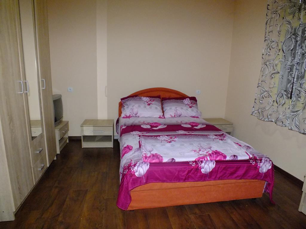 Holiday Home Ivana Virpazar Quarto foto